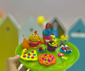 Hoạt động ngoài giờ "Nhập vai Đầu bếp Nhí" thử tài nấu ăn bằng đất sét Play-Doh